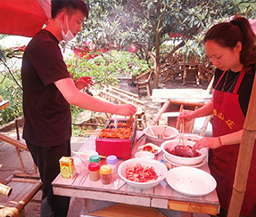 美味小烧烤 · 美食